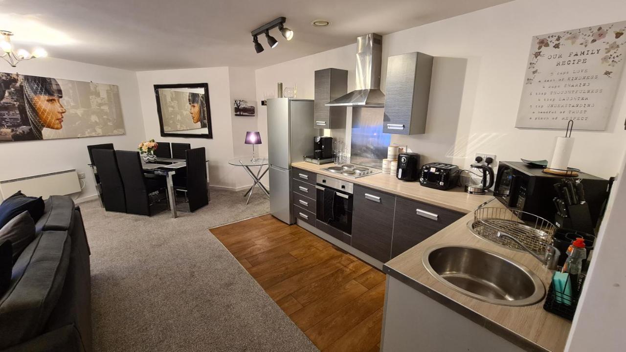 Luxury 2 Bed Apt With Free Wi-Fi & Parking Manchester Exterior photo