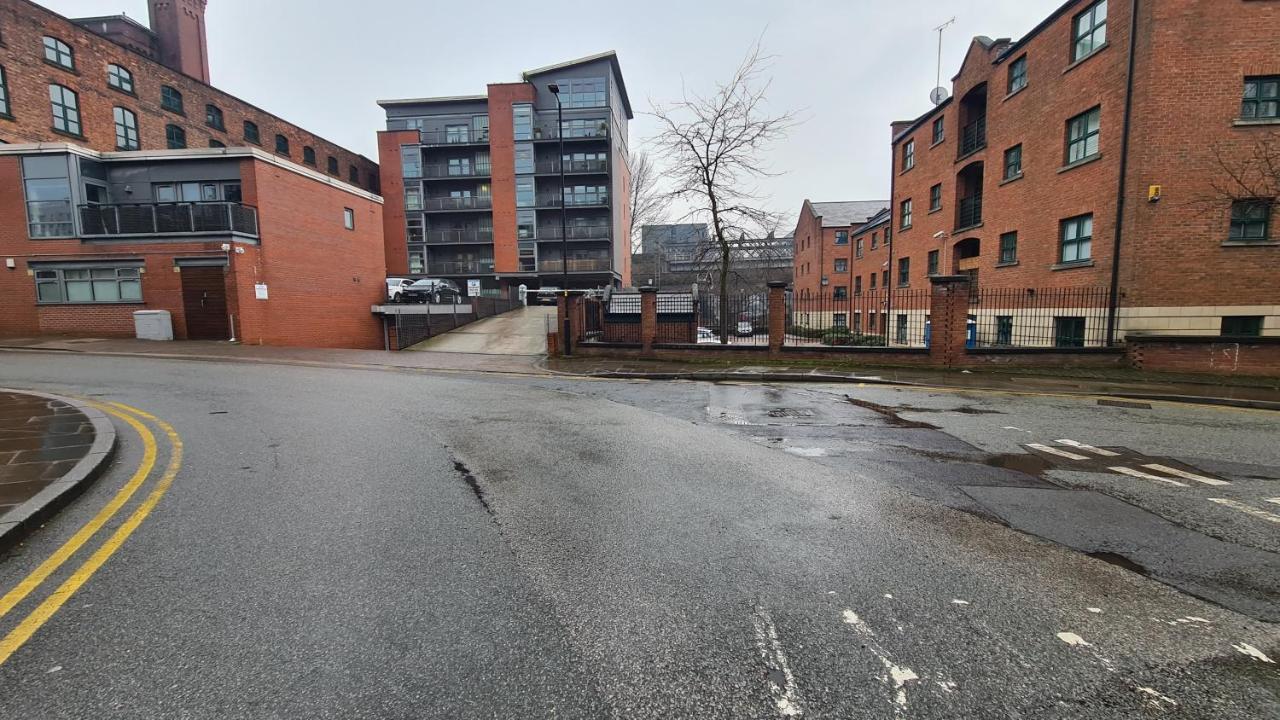Luxury 2 Bed Apt With Free Wi-Fi & Parking Manchester Exterior photo